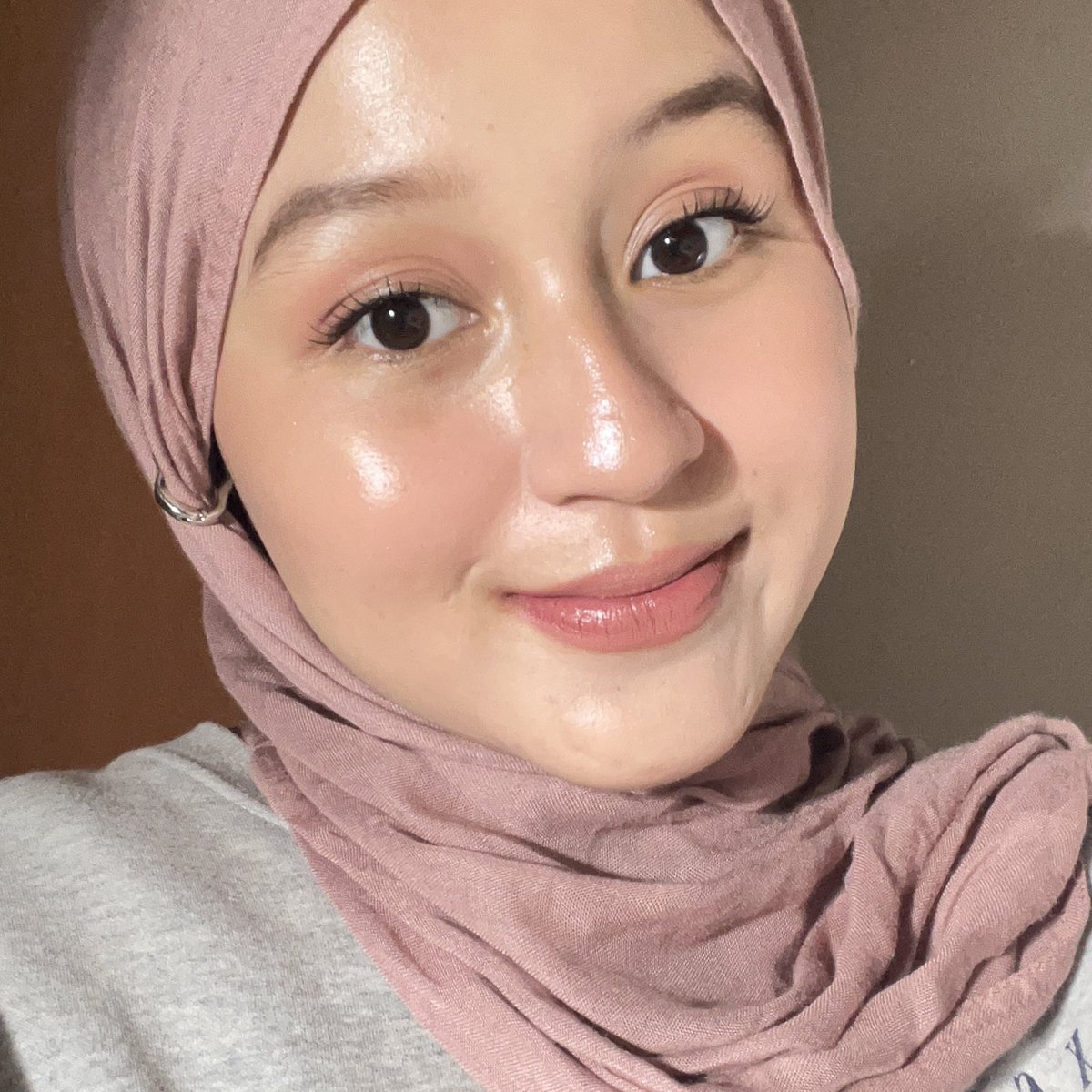 trying the viral skintint + blush hack💗

from this                                       to this