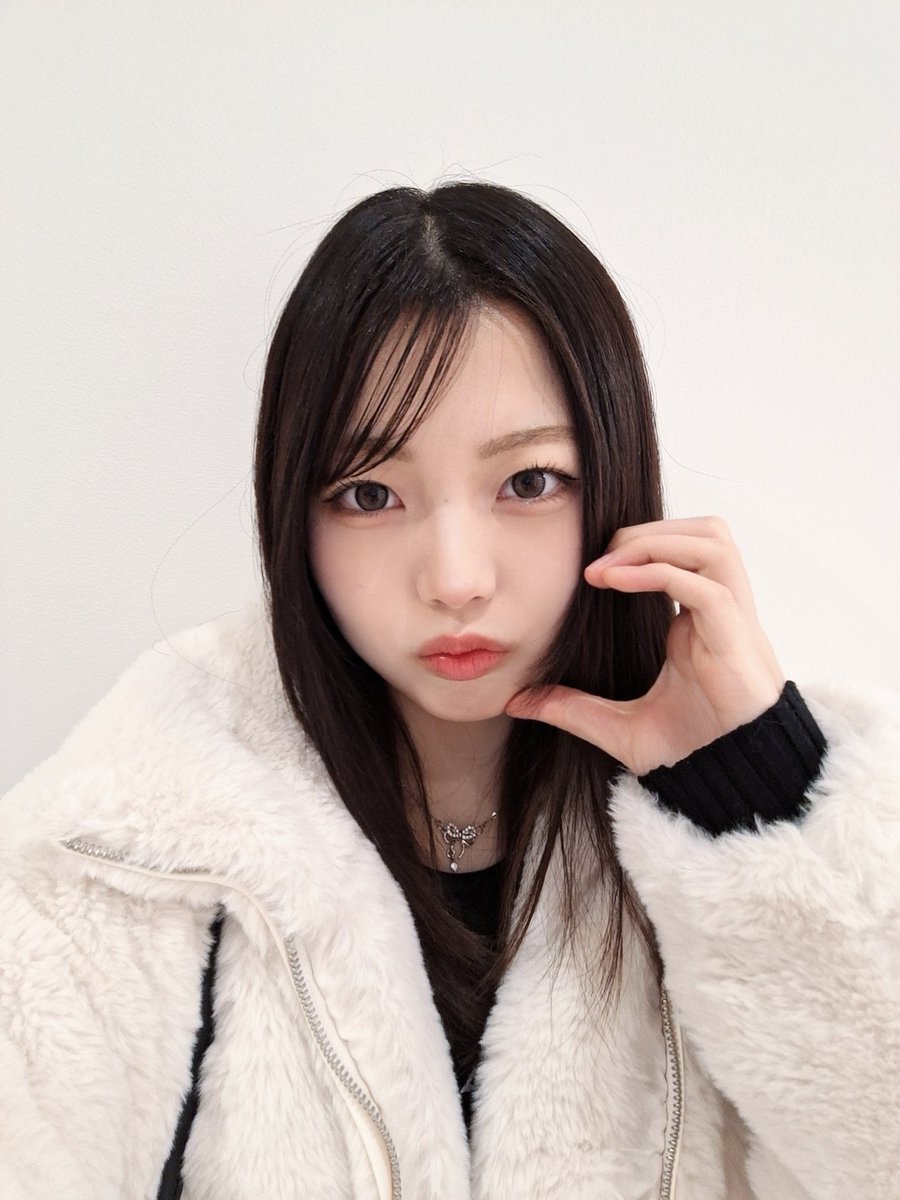 ［📸💚］

みなさんこんばんは＼(^▽^)／！
今日もお疲れ様です🍵
今日は、姉妹のみの珍しいミクチャの配信です！是非遊びに来てください！
予選もあと5日しかないのでみなさん応援待ってます🫶💓

#2FACE #KUREA