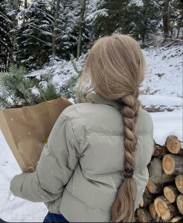 𝑠ℎ𝑒 𝑤𝑎𝑠 𝑎 𝑓𝑎𝑖𝑟𝑦 tweet media