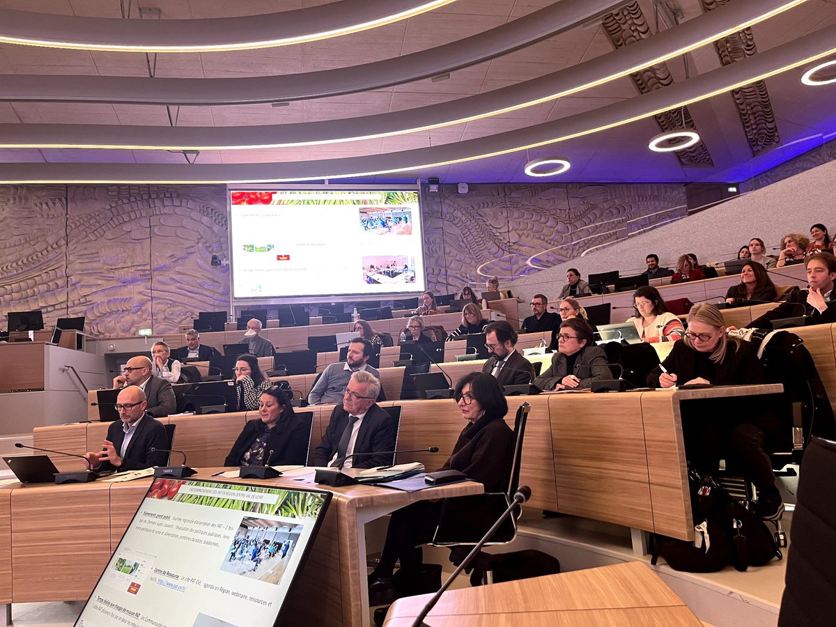 Image de Préfète Centre-Val de Loire et Loiret - 4/02 | Comité régional de l'alimentation
Échanges avec une centaine de participants sur les actions