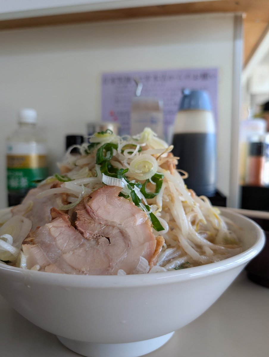 nm7_k's tweet image. 2月限定の塩ラーメン！
あっさりで塩脂もうまい！

楽しみだったワカメは忘れられていて悲しみ(その場で申告出来る訳がない)
#自家製麺太宰本店