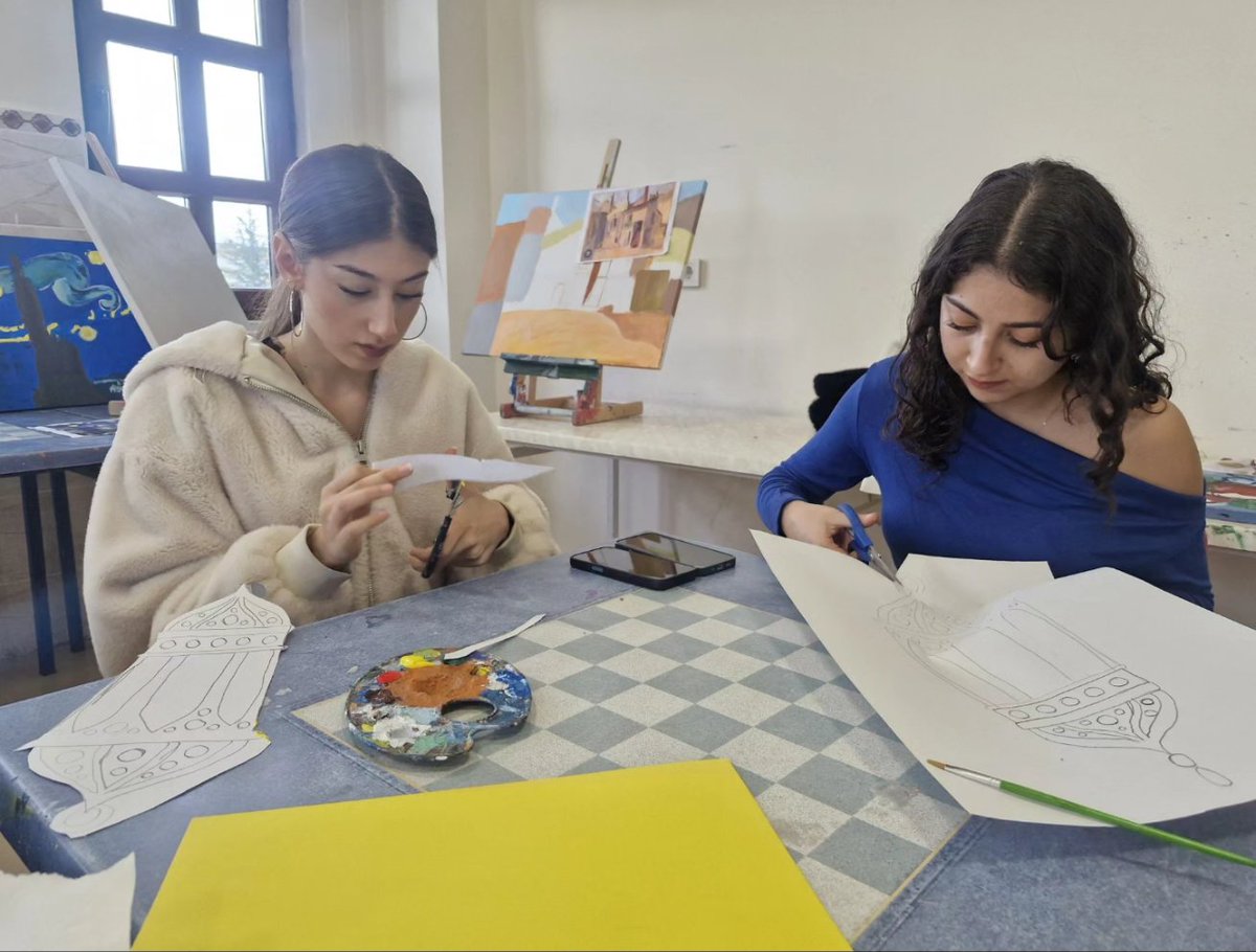 💫Hoş Geldin Ramazan 

Gönüllü Gençlerimiz ile birlikte Gençlik Merkezi koridoruna Ramazan panosu hazırlıyoruz.

<a href="/gencliksporbak/">Gençlik ve Spor Bakanlığı 🇹🇷</a> <a href="/oa_bak/">Dr. Osman Aşkın Bak</a> <a href="/gsb_kirsehir/">Kırşehir Gençlik ve Spor İl Müdürlüğü</a> <a href="/cakmakciyasin/">Yasin Cakmakci</a>