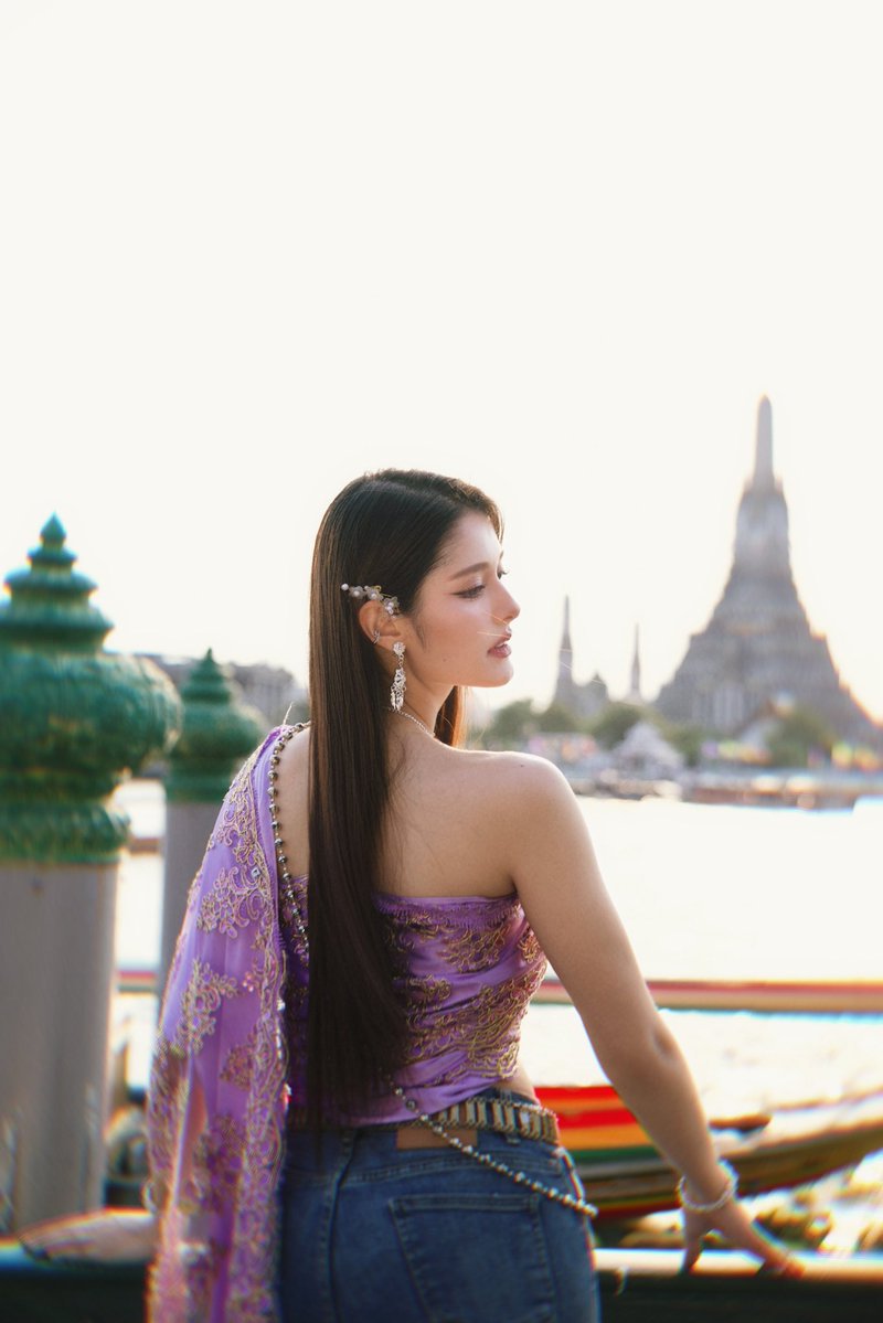 อั่นว่าศรีศรีศรี ฮอดวันเวลาดี มีบายศรีตกแต่ง อิ้ย้าห์ส์