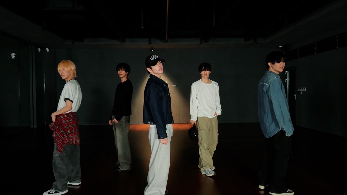 [🎥]
비티고등학교 댄스부 'BaVy' 청춘제 연습 영상 - Anthem, ExtraL, Play with Fire, FaSHioN
⠀
▶ youtu.be/GRy35pwK5S4
⠀
#CRAVITY #크래비티
#세림 #앨런 #우빈 #형준 #성민
#VITYFESTA