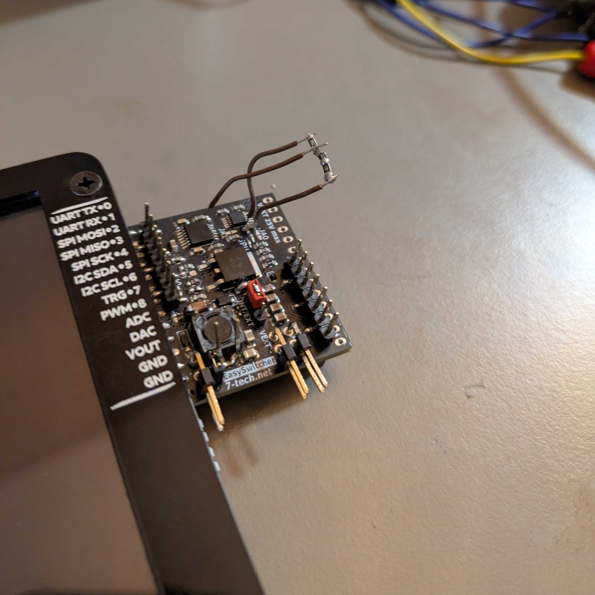 7_tech_net's tweet photo. Ach jo, tak holt bude ještě jedna otočka s modulem step-up/down zdroje - ať je to perfect. Jak dlouho trvá udělat obvod spínáku dobře? Asi jako udělat dalších 5 modulů i s testy a úpravami. Ty už jsou ready, ale kvůli možným kombinacím s tímto modulkem na něj chvilku posečkají 🙂 https://t.co/xutelsYyGI