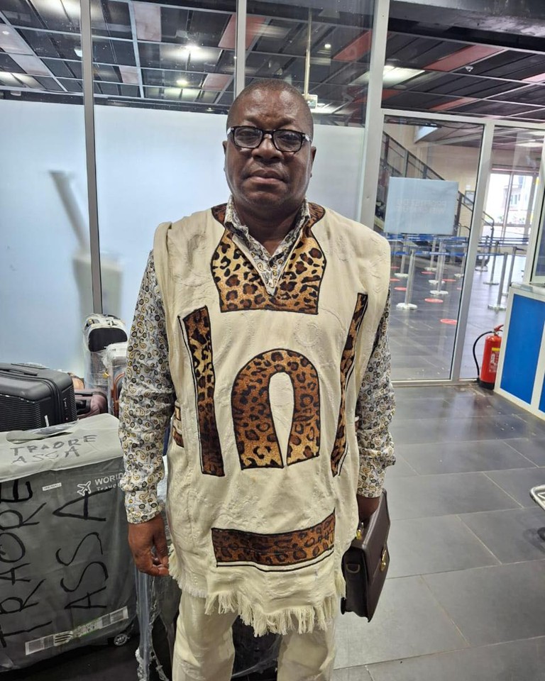 Au 🇨🇲 Cameroun, le kongossa et la haine de l’autre prennent toute la place.
Pendant ce temps, Mauryl Mesack Njoya réalise une performance XXL avec le Stade Malien :
👉🏾 Qualifié en quarts de LDC, 1er du groupe avec un match en moins.
Ça ne mérite pas la Une ? 🤔⚽️