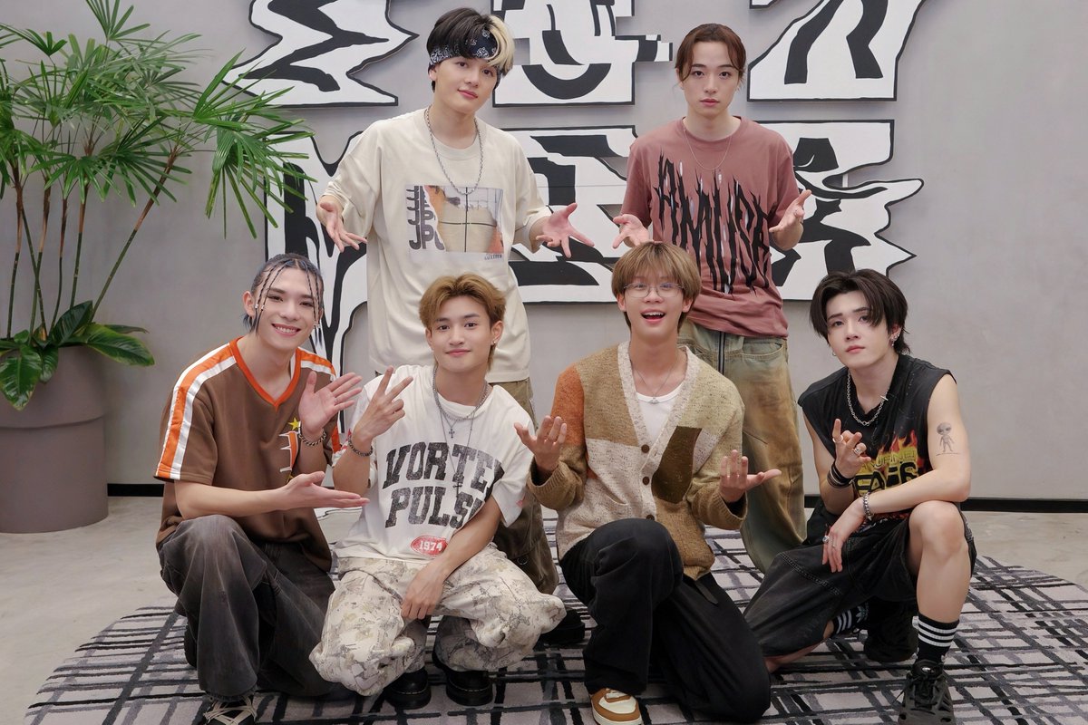 Nice to meet you <a href="/oneoreight__/">ONE OR EIGHT</a> 💖

#DICE_SWIPEUP OFFICIAL MV
🔗: youtu.be/tyf_FoKSV9w

MUSIC ON ALL STREAMING
🔗: dicesonray.lnk.to/SWIPEUP

#ONEOREIGHT #TOKYODRIFT #GATHER
#DICE_SONRAY
#SONRAYMUSIC