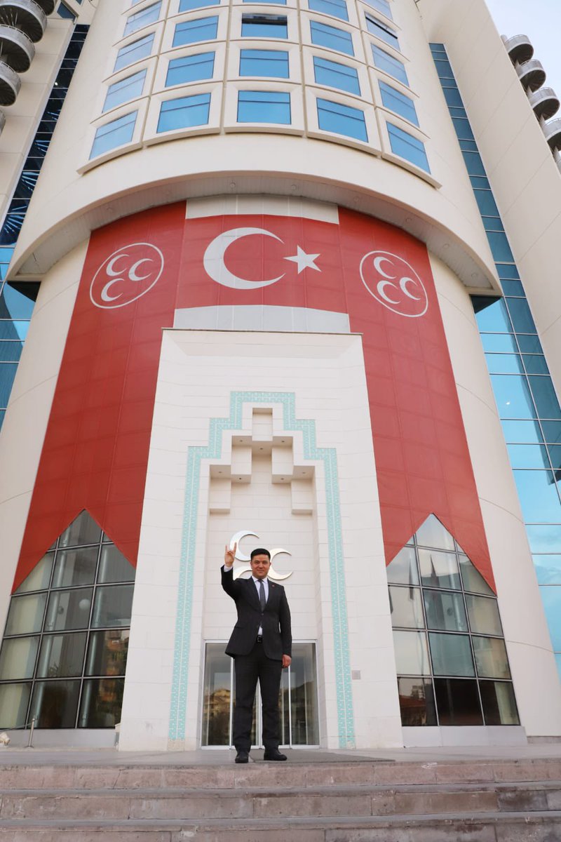 bakbaba18's tweet photo. Dalgalandığın yerde, ne korku ne de keder var.
Gölgende ise her Türk'e yer var.
Nice yıllara Üç Hilâl'imiz...
#MHP57Yaşında https://t.co/KmbdlKm047