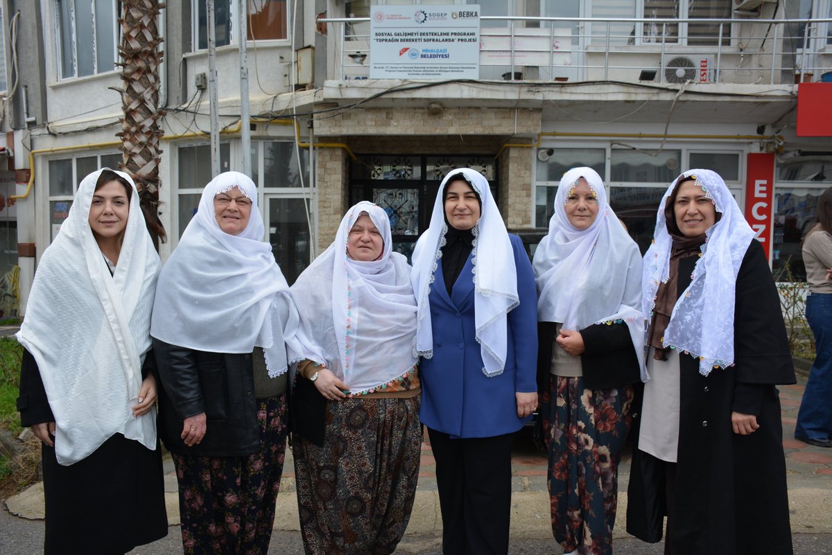 TRmihalgazibel's tweet photo. Ak parti Eskişehir Kadın Kolları Başkanı Feriha  Ertorun ve İlçe kadın kolları başkanları ile birlikte Belediye Başkanımız Sayın Zeynep Güneş'i destek ziyaretinde bulundular https://t.co/JcvqpYAHuy