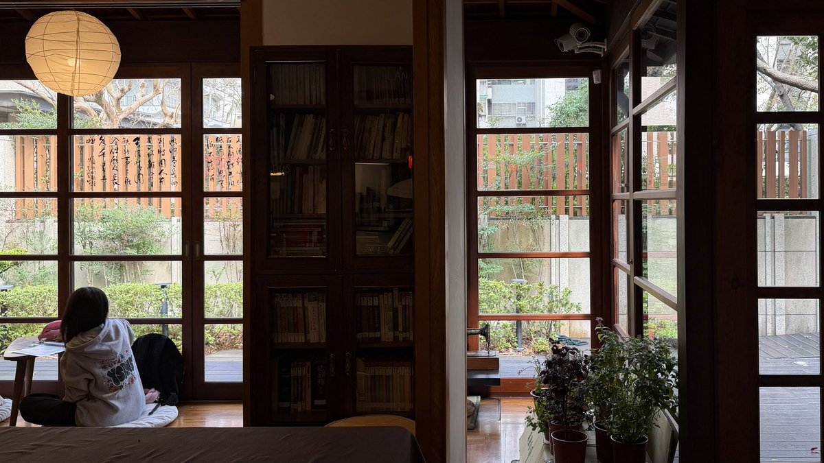 saintgumi's tweet image. i spent the whole morning here