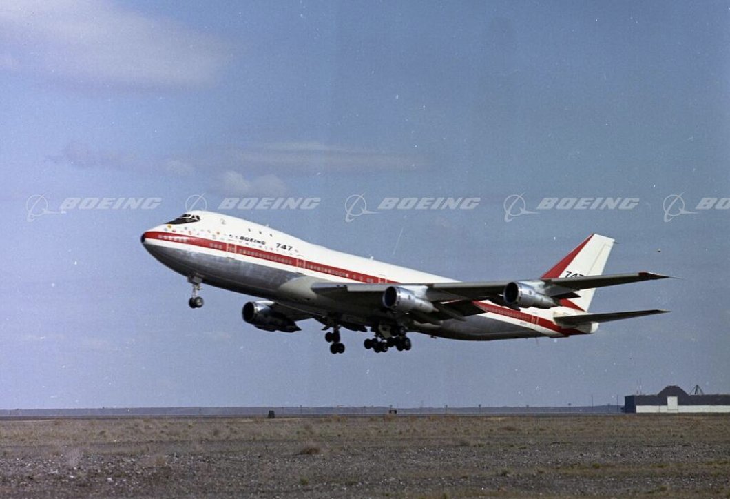 AeronewsGlobal's tweet image. On this day / First flight for @Boeing's 747: 9th February 1969. 

The jumbo jet was certified in December 1969 and entered service with Pan Am on January 22nd, 1970. 

Photos: @BoeingAirplanes Images.

#aviationhistory #onthisday #iconic #jumbo #jumbojet #b747 #otd