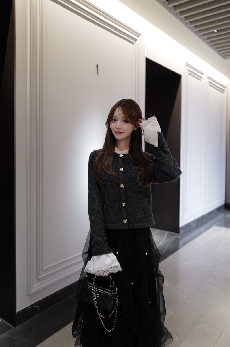 eimyで再販中のモヘアカーディガン🐑 チャコールグレーの色味と袖口の