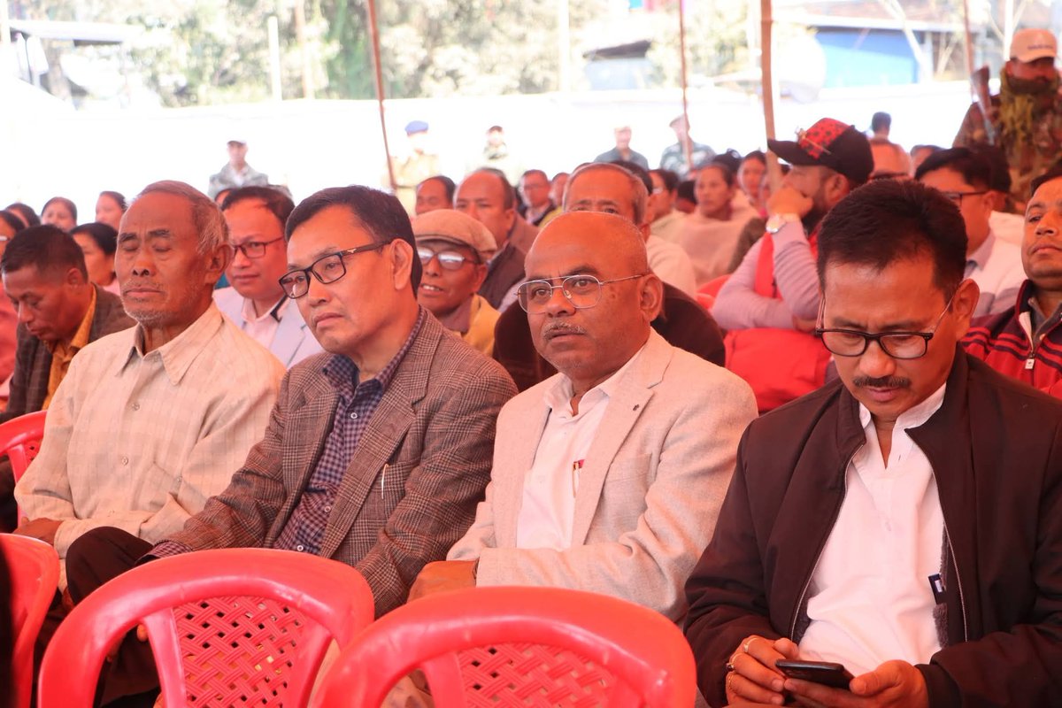 ShahNawazKhanMM's tweet photo. Hon'ble Minister Shri @KonthoujamG ji attended the flagging-off of NH-137A pavement strengthening (Imphal to Kakching Lamkhai) at Langthabal Lep Makha Leikai, near Phuramakhong.
Led by Hon'ble CM Shri @YKhemchandSingh ji with MLAs & officials.
#ManipurDevelopment https://t.co/0GDxlEJOXi