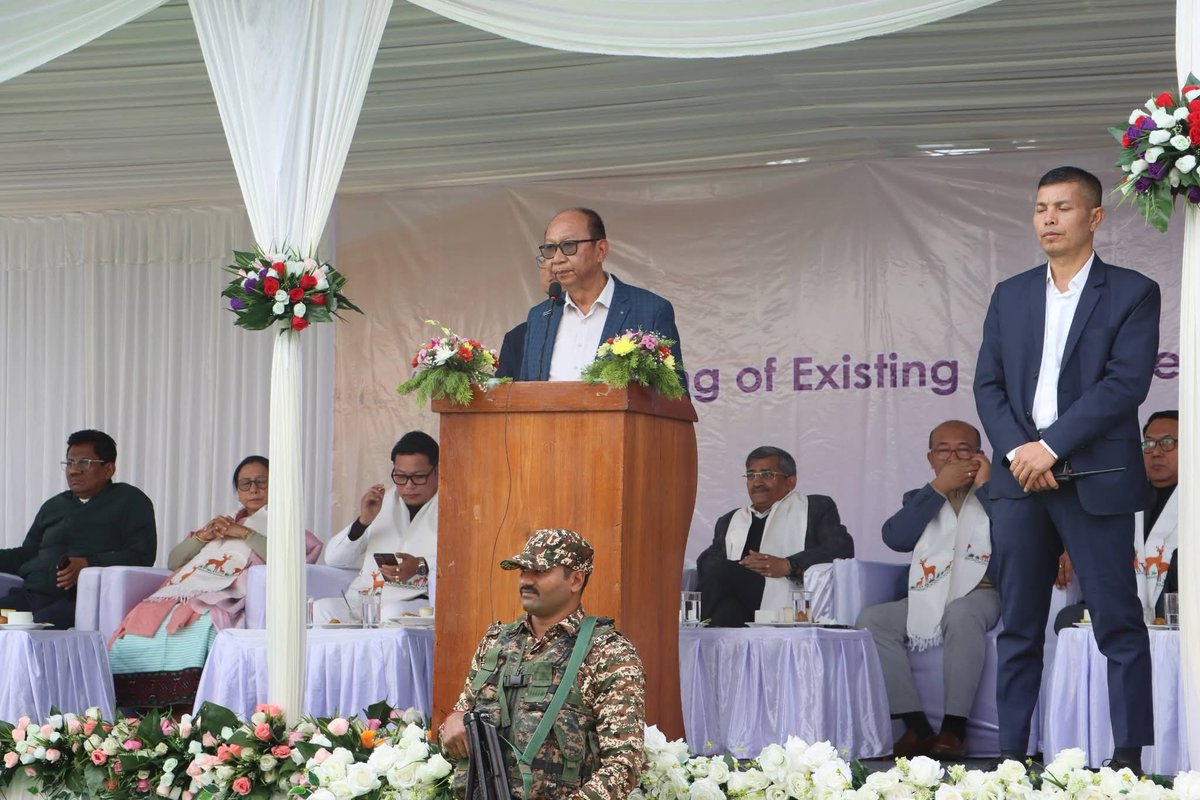 ShahNawazKhanMM's tweet photo. Hon'ble Minister Shri @KonthoujamG ji attended the flagging-off of NH-137A pavement strengthening (Imphal to Kakching Lamkhai) at Langthabal Lep Makha Leikai, near Phuramakhong.
Led by Hon'ble CM Shri @YKhemchandSingh ji with MLAs & officials.
#ManipurDevelopment https://t.co/0GDxlEJOXi