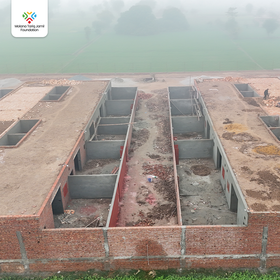 Sehan In House Since it's a colony, the houses share walls and a single roof is laid ...