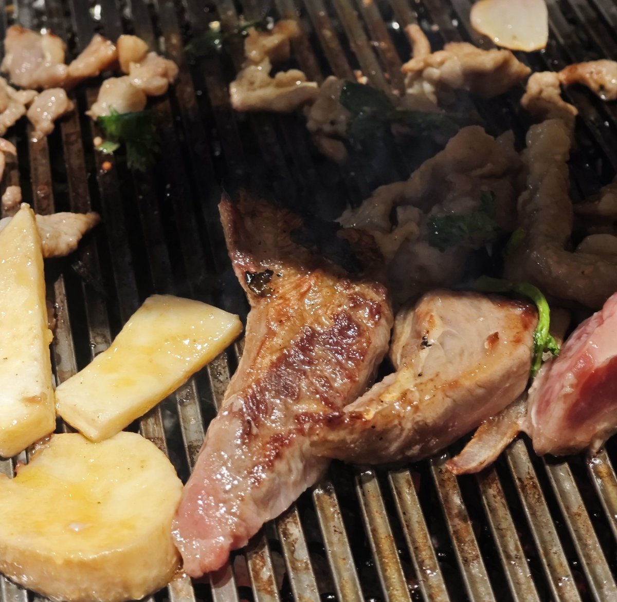 大口大口嚼嚼嚼