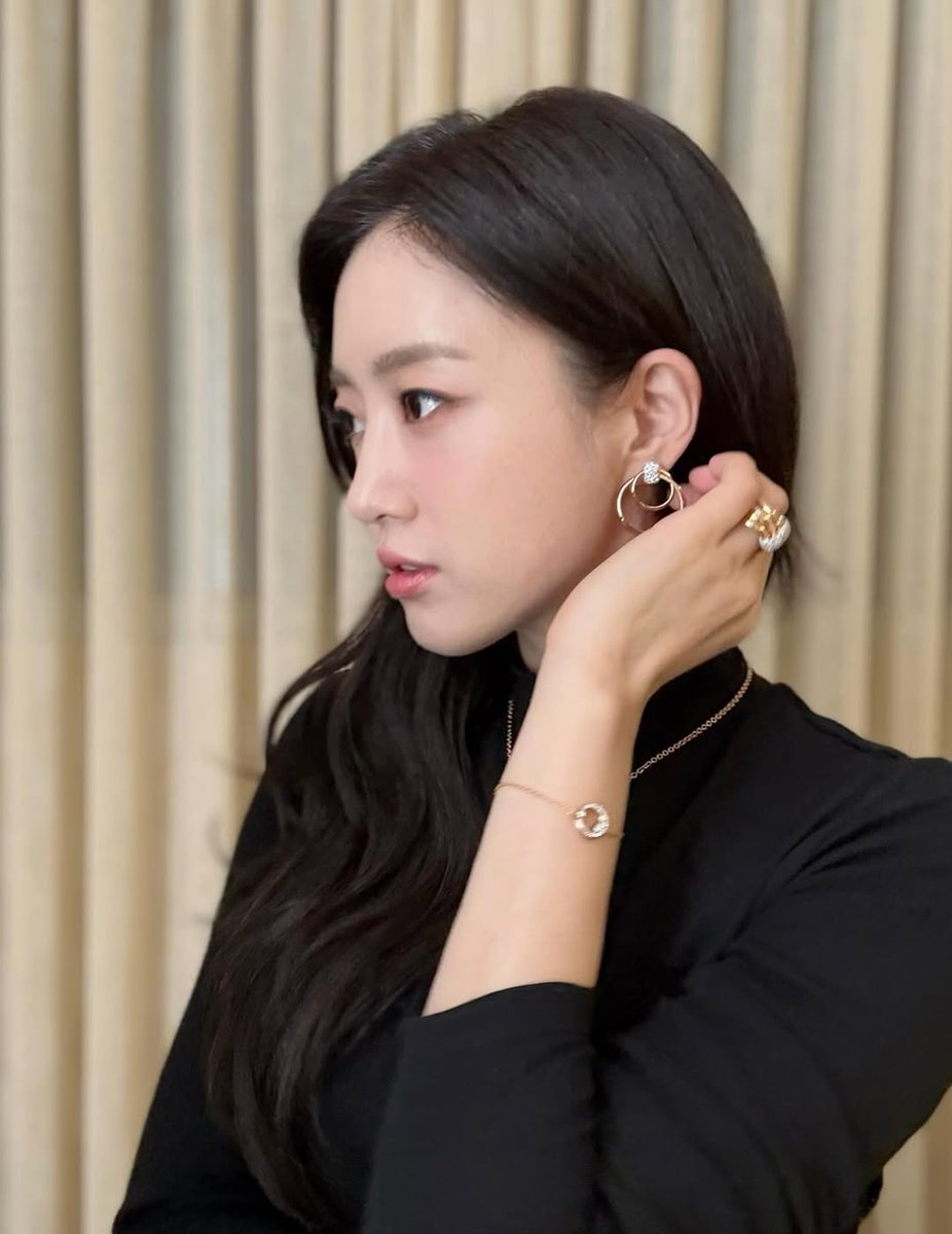 아 이목구비 조화로움
마음이 다 평안해져