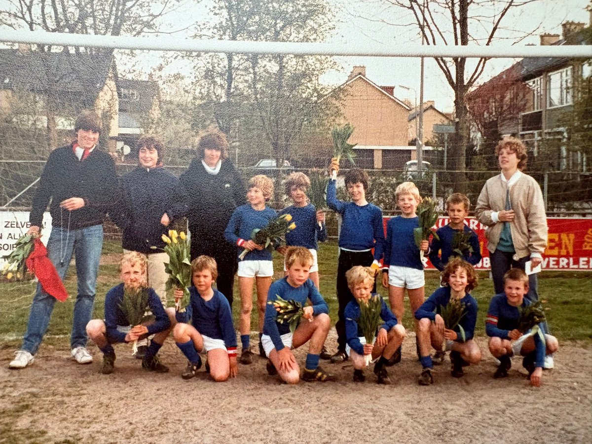 Wie herken jij op deze foto’s? 

Wellicht horen we dat op zaterdag 18 april. 

Dan staat i.v.m. het 50-jarig jubileum een reünie voor leden en oud-leden op het programma. 

Natuurlijk wil jij daar bij zijn. Geef je op via: rohda76.nl/2026/01/jubile…