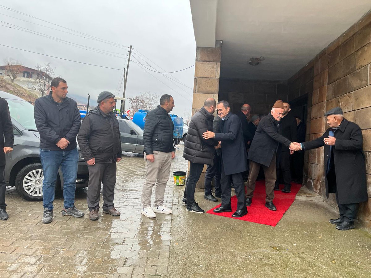 İlçe Başkanımız sn. Veysel Çelik, Yönetim Kurulu Üyelerimiz ile birlikte;  Başbuğ Mahallemizde Aydın Ailelesine taziye ziyaretinde bulundu.

Merhuma Allah’tan rahmet, ailelerine başsağlığı ve sabır diliyoruz.