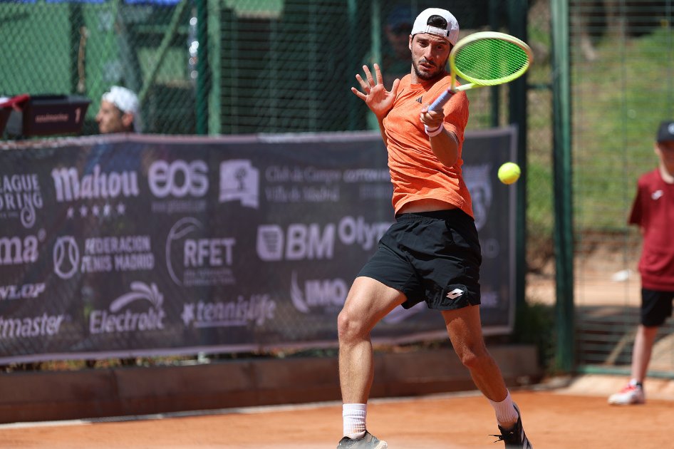 💪  Sergi Pérez Contri firmó semifinales el pasado fin de semana en el ITF M15 de Jávea.
😍  El alicantino con licencia FTM solo cedió en la ronda de los cuatro mejores ante Carles Córdoba, a la postre campeón del torneo.