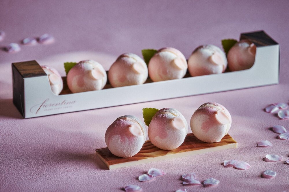 fashionpressnet's tweet image. ”金箔きらめく”桜ティラミスやマーブル模様の桜色マカロン、グランド ハイアット 東京から - fashion-press.net/news/143150