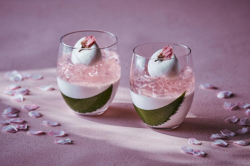 fashionpressnet's tweet image. ”金箔きらめく”桜ティラミスやマーブル模様の桜色マカロン、グランド ハイアット 東京から - fashion-press.net/news/143150