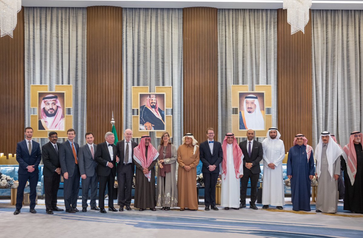 سمو سيدي الامير مقرن بن عبدالعزيز يترأس الاجتماع السنوي للمجلس الفخري لجامعة الامير مقرن بن عبدالعزيز .