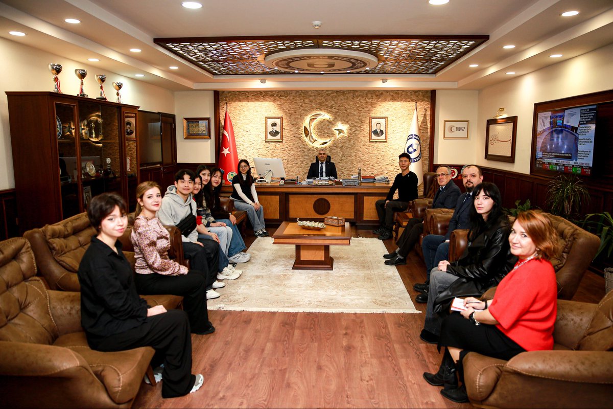 IVSA Tayvan Veteriner Hekimlik Öğrencileri Rektörümüzü Ziyaret Etti
fakulte.adu.edu.tr/veteriner/tr/h…