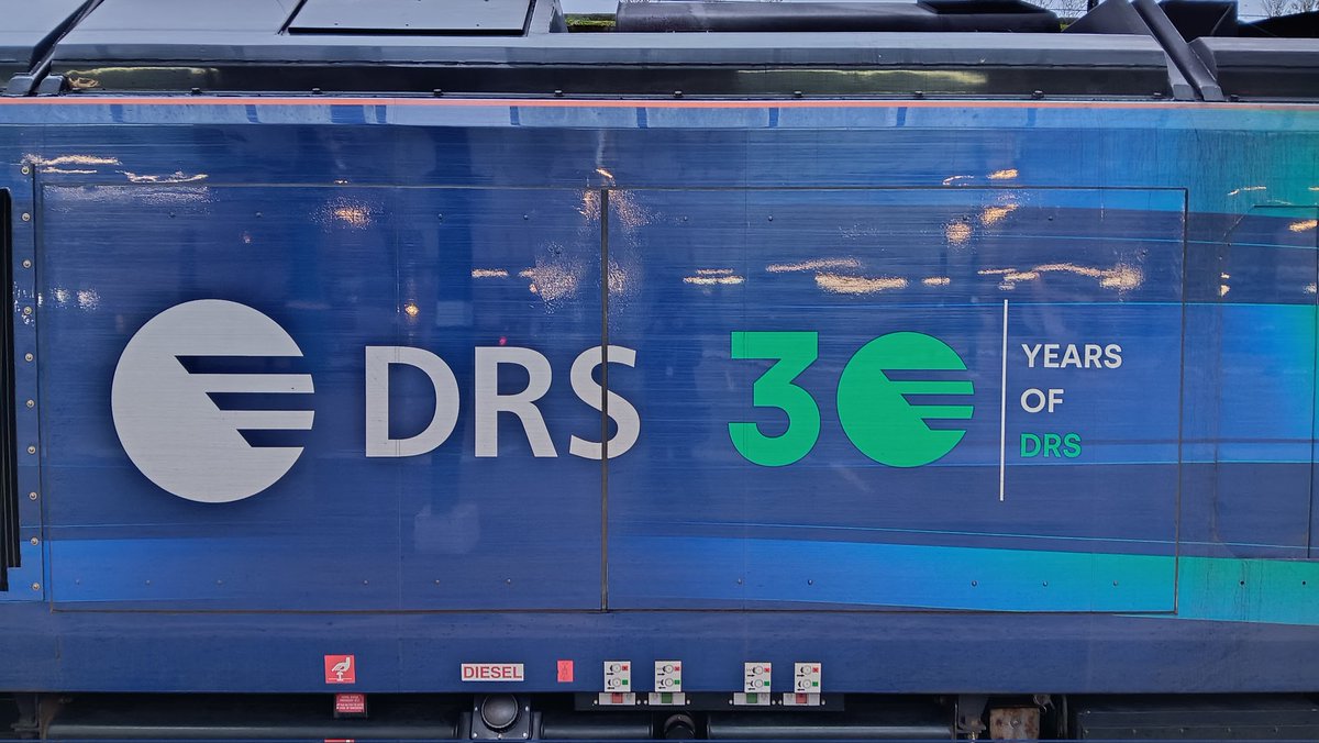 She's so pretty, but I refuse to call her "30 Years of DRS".

She's still just Valiant to me