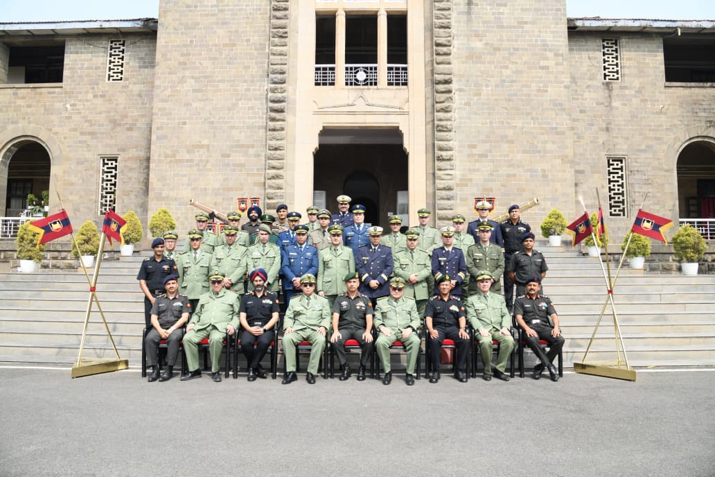 prodefencejammu's tweet photo. #DefenceCoperation
A 26-member delegation from the Algerian Armed Forces (War High College) undertook a professional military exchange visit to Mumbai, Pune and Hyderabad. The programme included visits to key defence institutions and interactions with defence industries, providing insights into India’s joint training ethos, leadership development and indigenous capabilities. The visit enhanced professional engagement and further strengthened the enduring defence partnership between India and Algeria.
#IndiaAlgeriaFriendship 🇮🇳🤝🇩🇿
@MEAIndia
@DefenceMinIndia
@SpokespersonMoD
@adgpi
@indiainalgeria
@mdnGovDz
@ANI
