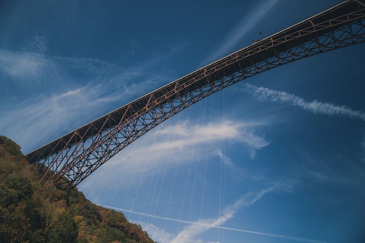 Have you ever taken a ride down Fayette Station Road on Bridge Day? The Into the Gorge tour offers an amazing view of all the festivities, including the only way to view the rappelers! Get your tickets today while they last: bit.ly/3YzfAGD