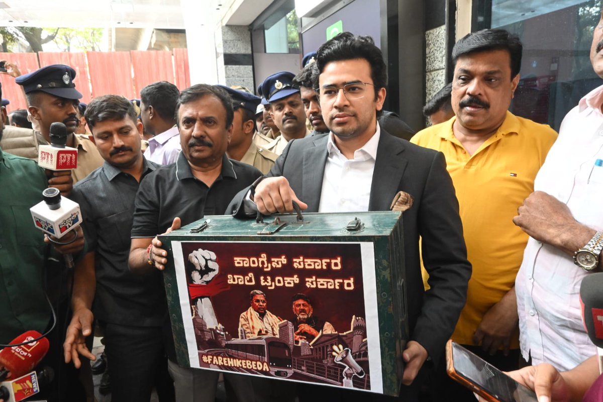 adarshahgd's tweet photo. A Single Empty Trunk has shook the Entire Karnataka Congress Govt....👏
Thats the power of Youth @Tejasvi_Surya 👍
#YouthCanLead
#bengalurumetro . https://t.co/xbqte9eo7Z