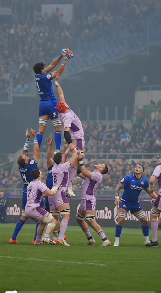 Incredible height from Italy on the lineout leading into the first Lynagh try