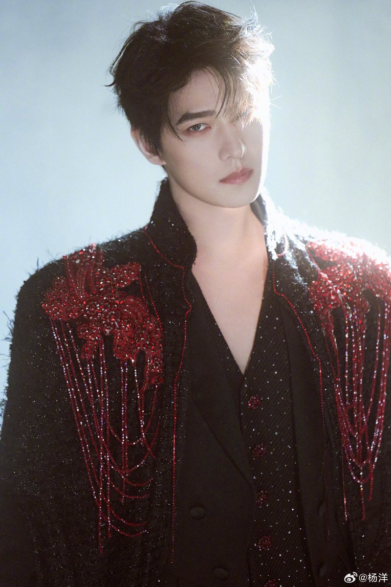 สบตากัน 3 วินาที คุณจะ ____

เป็นทาสแกะ 300 ปี

หยางอัป WB
#YangYang
#YangYang杨洋 
#หยางหยาง