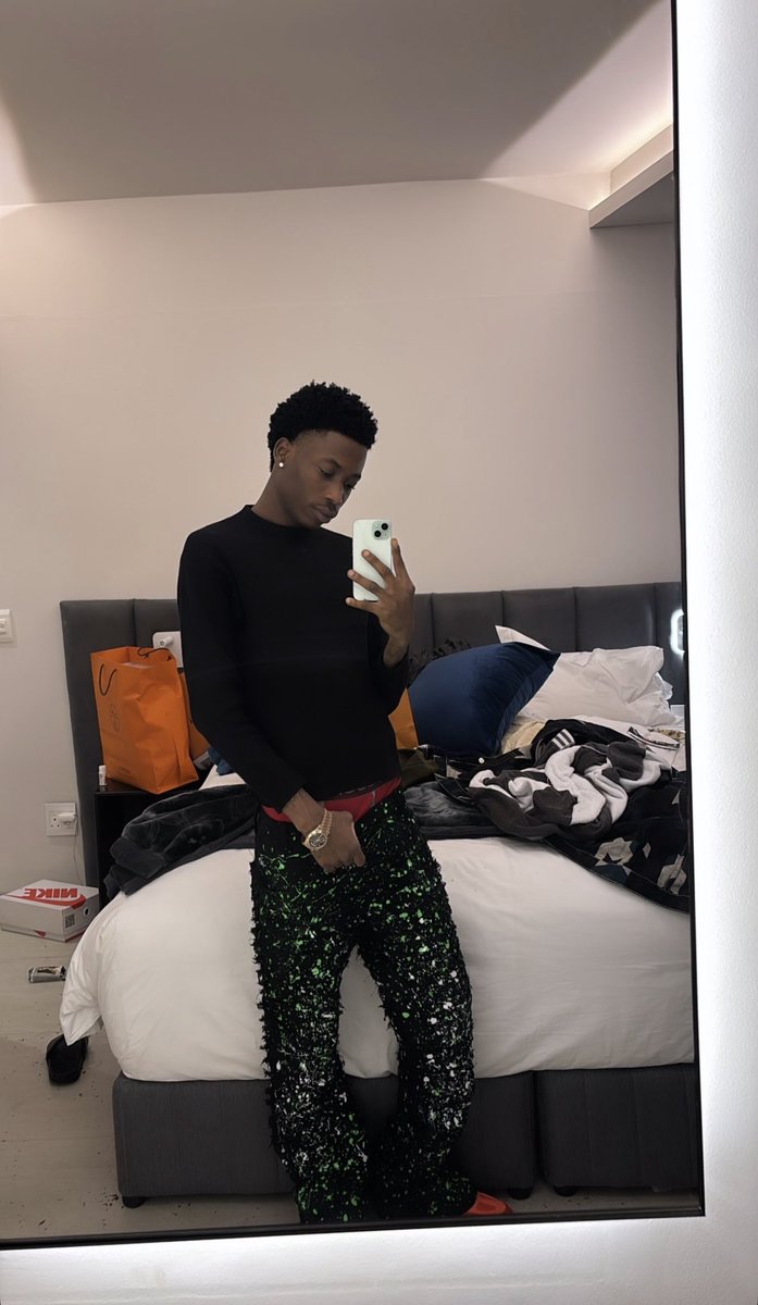 yL_IN_LAGOS's tweet image. After Davido Take Lil frosh back he has been looking so fresh and Clean ❤️😍