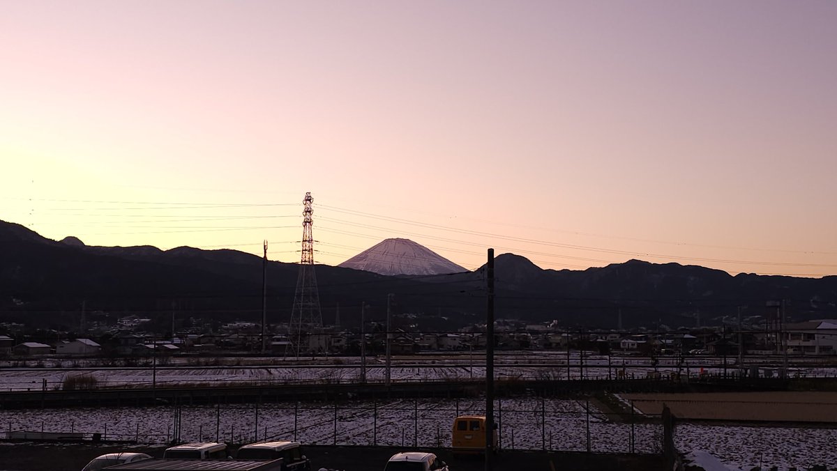 Yudai40336348's tweet photo. こんばんは。
お天気に恵まれ雪も大分解けましたが
あと数日は影響がありそうです
雪国の方の苦労には程遠いですが
大変さを実感した2日間でした
雪による災害や事故が起きないように
祈るばかりです🙏 https://t.co/BZ1sllv8gP
