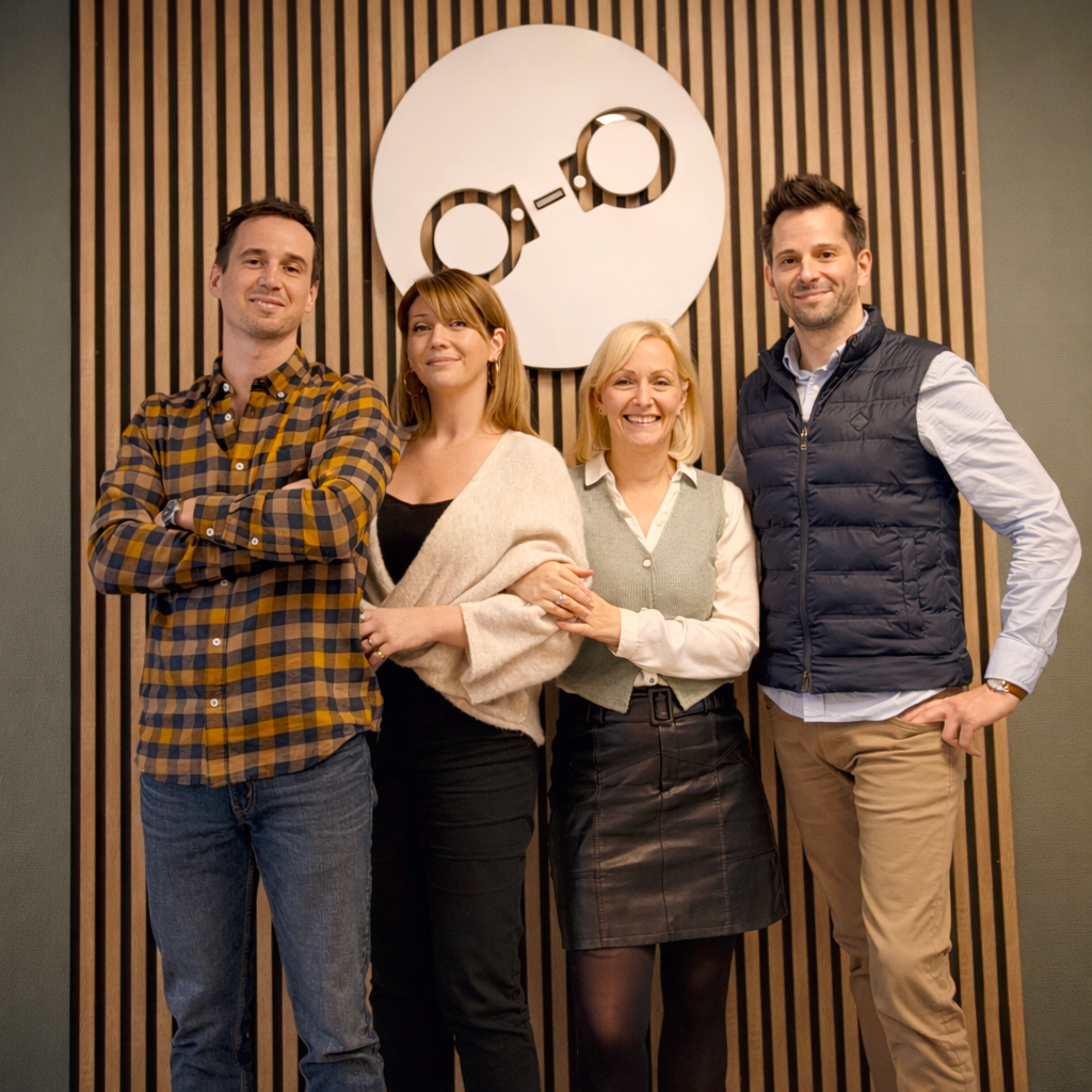 soumettrefr's tweet photo. 50 000 commandes plus tard, l’aventure continue… autrement.

En 2016, https://t.co/HWlwgx30Ll était lancé avec une idée simple : rendre le netlinking plus accessible, plus fiable, plus industrialisable. En janvier, 10 ans plus tard, on a passé plusieurs caps d’un coup :

👉 50 000 commandes depuis 2016 
👉 plus de 220 000 articles publiés (oui, l’opérationnel sous le capot c’est du sport 😅)
👉 nous avons pris possession de nos nouveaux quartiers généraux à Calais : plus d’espace, plus de confort, pour continuer à accélérer. 

Et surtout, un passage de relais qui a beaucoup d’importance… Après 10 ans de marathon, Rodrigue (co-fondateur) sort officiellement de l’opérationnel.

L’idée de départ, c’était déjà la sienne ! Automatiser un levier SEO ultra chronophage et en faire une machine plus simple et plus scalable. Depuis plus de deux ans, Damien tient la barre : équipe autonome, structure solide. C’est donc le bon moment pour Rodrigue de se consacrer pleinement à ses (très nombreux) autres projets 💪

Et puis, derrière ces chiffres, se cache :

👉 des centaines d’annonceurs qui nous confient leurs campagnes chaque année
👉 plusieurs dizaines d’agences SEO et consultants que nous accompagnons au quotidien
👉 des publishers partenaires qui tirent le niveau vers le haut une équipe engagée qui se surpasse chaque jour pour tenir qualité et délais.

“Merci à tous ceux qui font partie de cette belle aventure et un immense bravo à Rodrigue pour le parcours, l’énergie au quotidien, la vision et les très belles années à partager avec toi, ta passion du SEO ! Damien”

#SEO #Netlinking #SaaS #B2B #ContentMarketing
