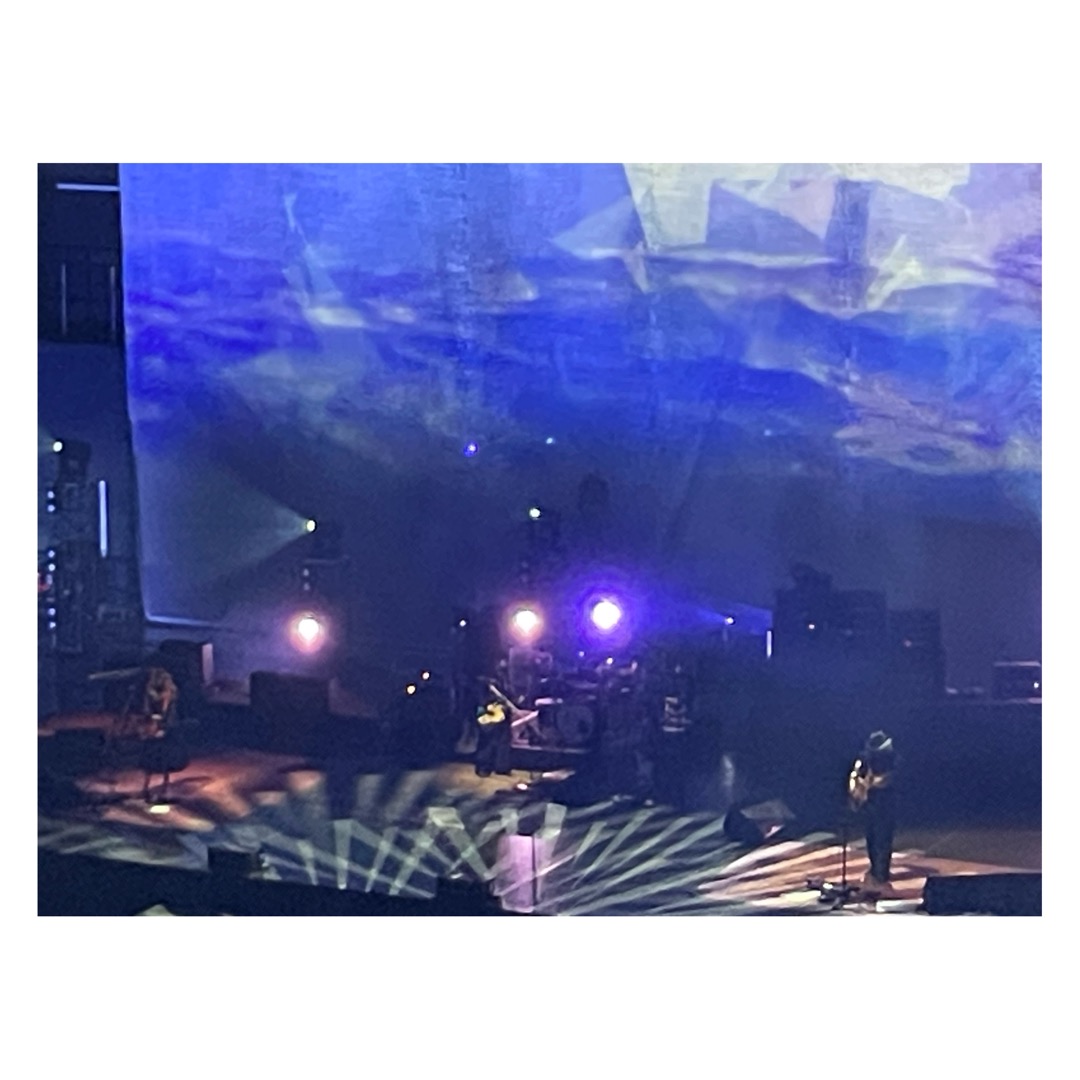 _o____k_'s tweet photo. my bloody valentineライブ/noise bitパート。2013年スタジオコーストと2026年ガーデンシアター。 ［https://t.co/17L8h7G9Zc coast］ https://t.co/TrNDkZz3Gq［ https://t.co/BELE7QgCTV garden theater］ https://t.co/3nRBVlE1fh
どちらも元気があってなにより
 #マイブラ https://t.co/sC6hUbtO3B