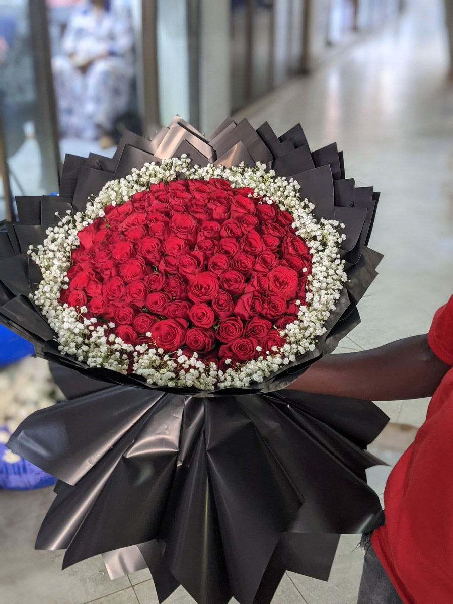 EnchantedUG's tweet photo. It's valentines week.
It's school fees week
We pray for abundance in your wallets

#ValentinesDay2026  #viral  #FlowersOnX 

Call/Whatsapp on +256704388451/+256786101183

We can't wait to serve you

Will be available at valentines for 300k
Comes with a card
And chocolate https://t.co/H8zmuX0oyA