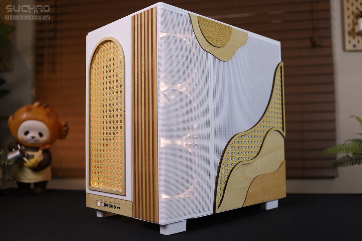 Thermaltake_UK_'s tweet photo. View 380 XL WS 🪵⚪️
A beautifully crafted custom mod that blends soft curves, warm wood textures, and delicate handcrafted details into a refined showcase build
🔗 https://t.co/tmPf2S38sp
#Thermaltake #View380XLWS #PCMod #CaseMod #WoodGrain #CustomDesign #WorkspaceSetup #PCBuild https://t.co/zQpW3uvtR0