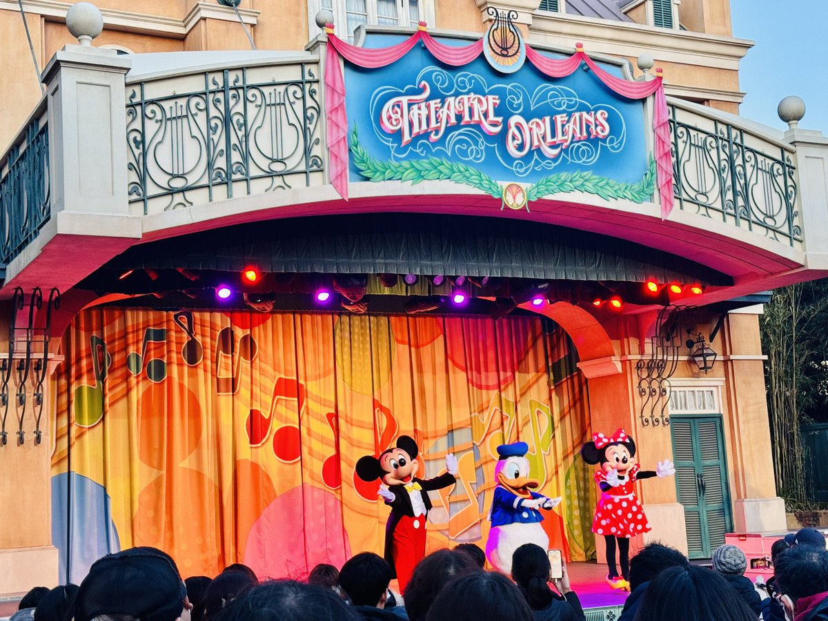 ミッキーとミニーは ガチもんのスーパースターなんだなぁ⭐️