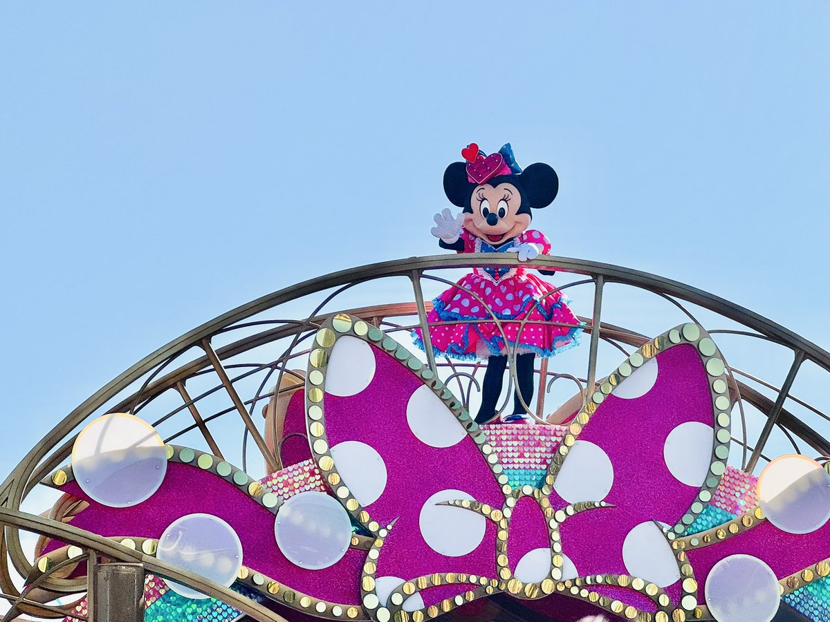 ミッキーとミニーは ガチもんのスーパースターなんだなぁ⭐️