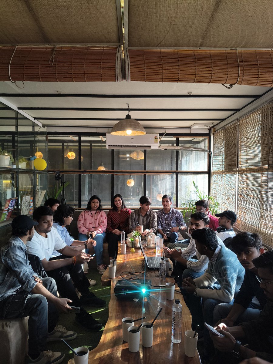 saymanlal's tweet photo. 𝗠𝗲𝘁𝗮𝗠𝗮𝘀𝗸 𝗖𝗼𝗺𝗺𝘂𝗻𝗶𝘁𝘆 𝗕𝘂𝗶𝗹𝗱𝗲𝗿 𝗡𝗶𝗴𝗵𝘁 - 𝗝𝗮𝗯𝗮𝗹𝗽𝘂𝗿

Proud to be part of the core organizing team at CodeCrax, building real Web3 communities at the grassroots level.
@0xvipin @0xcommunity @metamask @Consensys @harsh_hc07  @francescoswiss @codecrax_ https://t.co/8guUovBoCs