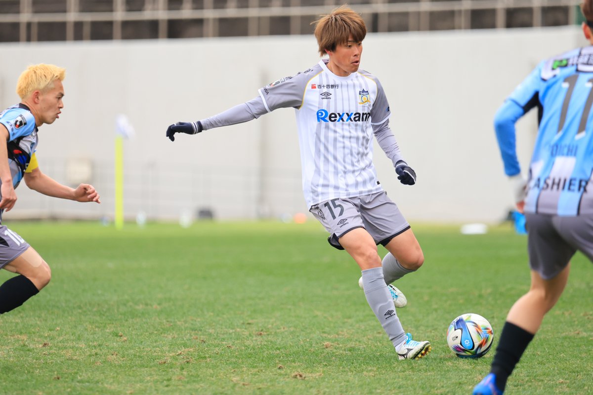 カマタマーレ讃岐　上下