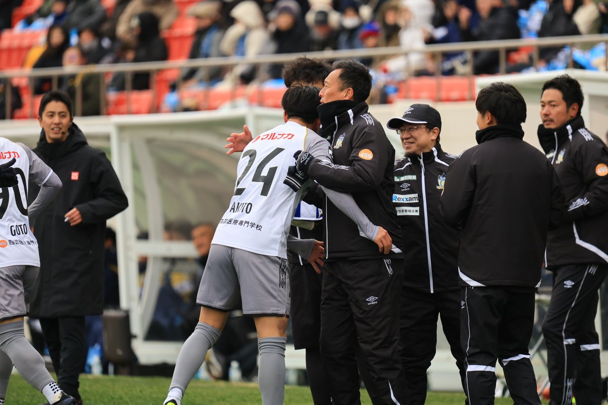 カマタマーレ讃岐　上下