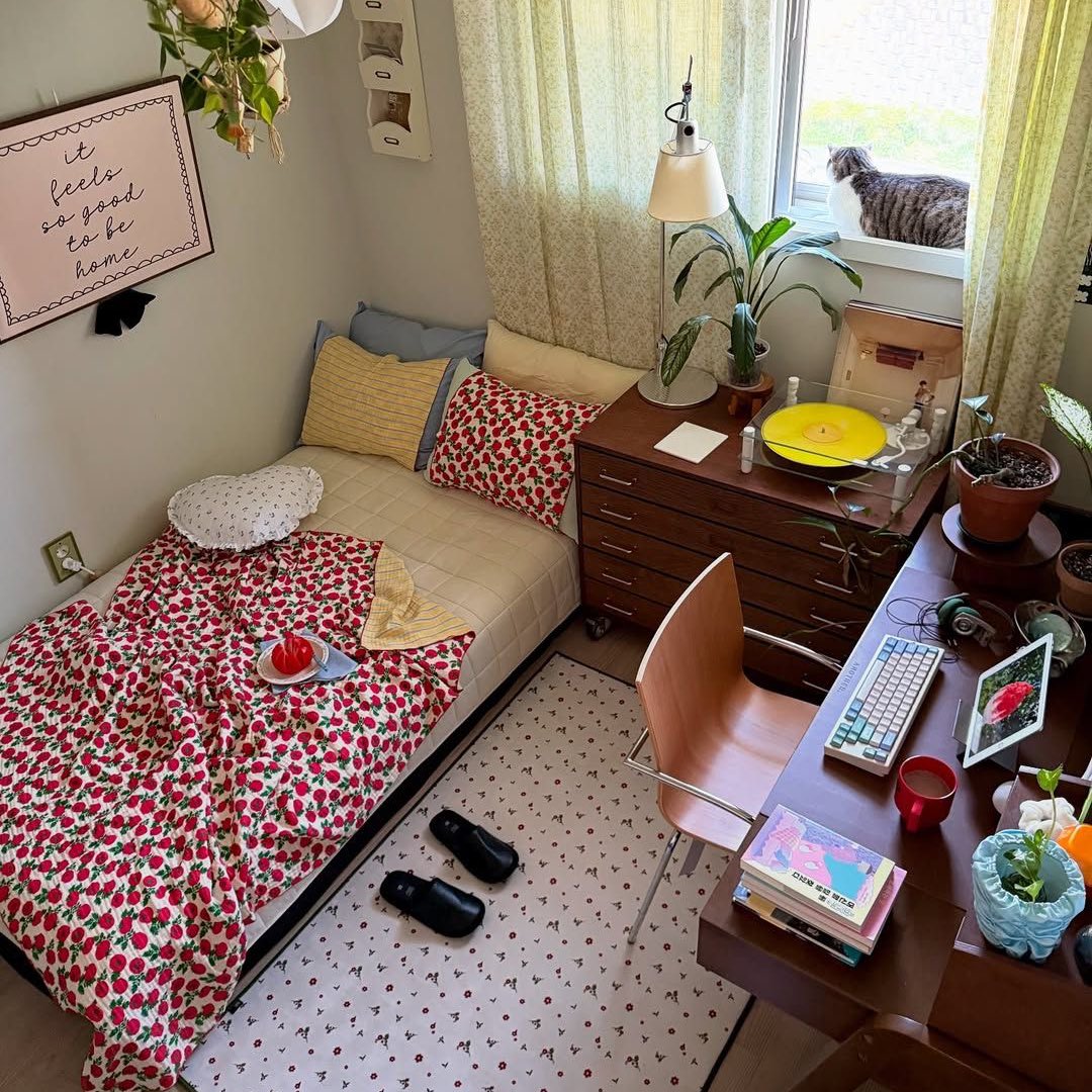 come in, dont be shy tweet media