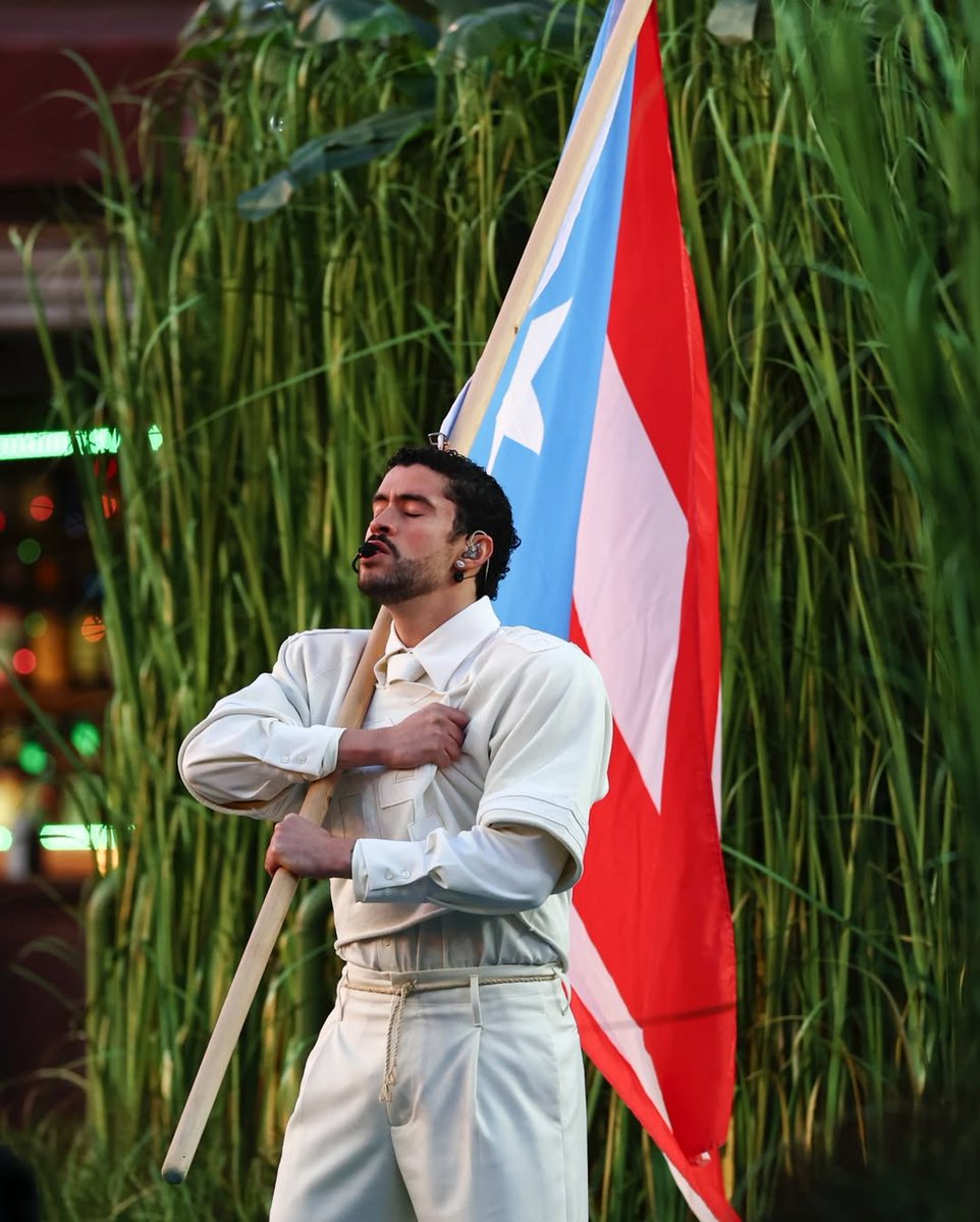 Juste un mot à dire : MERCI 💜
Merci Bad Bunny pour ce message fort : “La seule chose plus fort que la haine, c’est l’amour"
