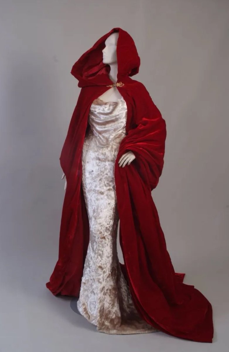 Catherine Curzon tweet media