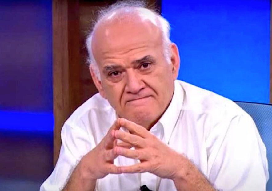 🚨 | Ahmet Çakar: "Türk futbolu adına skandal bir akşam yaşandı. Bugün Rize'de bir skandal yaşandı. Türkiye'de VAR müdahaleleri olduğu vakit en az 1-2 dakika sürüyor. Bugün Beşiktaş maçında bal gibi golü 2 dakika düşünüp verdiler. Uzattılar doğru karar ofsayt değildi. goldü
