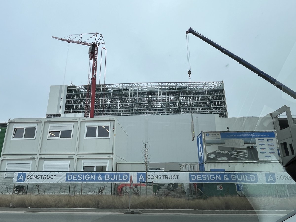 dejonckheere_k's tweet photo. Vanmarcke bouwt Highfrost in Gullegem… FlandersFoodValley 👊#ExportsPayTheBillsFolks #CombinedIntelligence #Movu #Ceratec #SKT #ABB #Brains&amp;Entrepreneurship&amp;exports
Laten we exporteren naar Singapore 😉 ⁦@Bart_DeWever⁩ https://t.co/N5mRiV3IFh